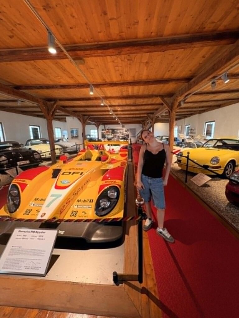 Porsche-történelem Gmündben: ritka modellek és egy versenyautó, amely mellett még Blanka is eltörpült.